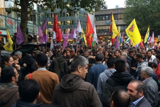 Kurden demonstrieren gegen den Krieg in Ain al Arab
