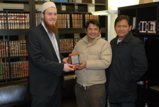 Prof. Dr. H.M. Ali Ramadhani und Dr. H. Dindin Jamaluddin in Bern